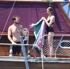 Aras bulut i̇ynemli film ekibinin çok yakın. Aras Bulut Iynemli Ve Sevgili Bige Onal In Romantik Tatili Gercek Gundem
