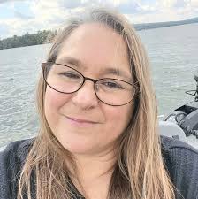 Merciiii pour la recette ❤️ troppp bon..... Croissant pillsbury, 1 tasse  crème 35%, 1 tasse de cassonade au four à 350 jusqu'à ce qu'il soit doré !