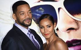 وأشيع أن سميث رفض منحة دراسية لحضور معهد ماساتشوستس للتكنولوجيا ، وذلك. ÙˆÙŠÙ„ Ø³Ù…ÙŠØ« Ø²ÙˆØ¬ØªÙ‡ ÙˆØ§Ù„Ø¨Ø·Ù„Ø© ÙˆØ³Ø§Ø¦Ø· Ù…ØªØ¹Ø¯Ø¯Ø© Ù…Ø¹Ø§Ø±Ø¶ ØµÙˆØ± Ø§Ù„Ø¥Ù…Ø§Ø±Ø§Øª Ø§Ù„ÙŠÙˆÙ…