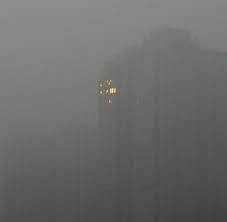 Much of northeastern china has been shrouded in heavy smog, forcing the closure of roads smog in china is shortening lives. Luftverschmutzung Nebel Und Smog Halten China Im Wurgegriff Welt