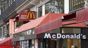 otoʁut (listen), highway or motorway) system in france consists largely of toll roads (76% of the total). Mcdonald S Prend L Autoroute Avec Autogrill