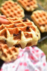 Gaufre De Liege Aux Pepites De Chocolat Gaufre Belge Recette En 2020 Gaufres Pepite Chocolat Gaufre De Liege