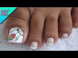 Su posición tan cerca del suelo no les permite escaparse del polvo que se levanta cuando caminamos y si tienes la mala suerte de vivir en una zona con mucha. Decoracion De Unas Para Pies Atrapasuenos Dream Catcher Nail Art Nlc Youtube Unas Manos Y Pies Disenos De Unas Pies Arte De Unas De Pies