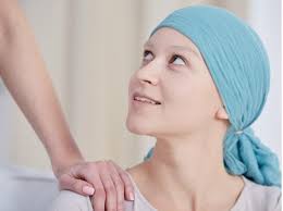 L'entità della perdita dei capelli dipende da tipo, dose e modi di somministrazione dei farmaci chemioterapici. Chemioterapia E Capelli Che Cadono Cosa Si Puo Fare Corriere It