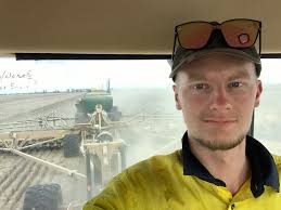 I am looking for a full time farm job but Im willing to learn to work with  livestock too if need be. But it has to be full time. I live in