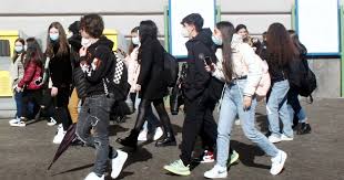 Non soltanto ragazzi delle superiori, anche alunni delle elementari e medie. Niente Congedi Parentali Per Chi Ha Figli In Quarantena Norma Scaduta A Dicembre E C E Il Nodo Della Dad Nelle Zone Arancione Scuro Il Fatto Quotidiano