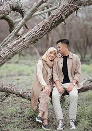 Oleh asjbxhbh juni 07, 2021 posting komentar 10 Prewedding Outdoor Casual Hijab Portalkuningan Com