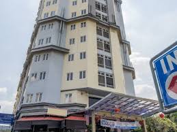 Holiday villa klcc banks on medical tourism by wong mei kay of theedgeproperty.com friday, 23 september 2011 13:31. Wayne Property Lobang King åº·å¤´çŽ‹ Unit No 1 E 1st Floor Megan Ambassy Holiday Villa Jalan Ampang 50450 Kuala Lumpur ðŒðžð ðšð§ ð€ð¦ð›ðšð¬ð¬ð² ð‡ð¨ð¥ð¢ððšð² ð•ð¢ð¥ð¥ðš ð'ðžð«ð¯ð¢ðœðž ð€ð©ðšð«ð­ð¦ðžð§ð­ Map ð— ð—®ð—¿ð—¸ð—²ð˜