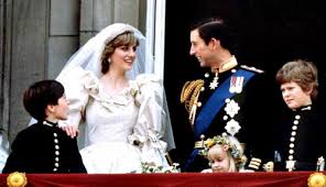 Tahukah anda ternyata lady diana dan charles adalah saudara sepupu meskipun sepupu jauh. Artis Artis Menawan Yang Pernah Perankan Lady Diana Mana Yang Favorit
