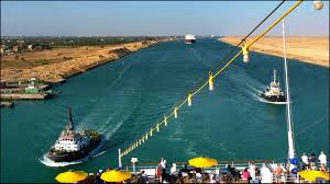 El te ajută să nu ocoleşti toată africa pentru a ajunge din mediterană în india, china sau japonia, cu vaporul, bineînţeles. Navigare Canalul Suez Egipt Cruiseget Com