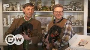 Küblbeck or storz can always be found around the museum with their three wonderful dachshunds. Herzlich Willkommen Im Dackelmuseum