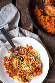 Vegane 20 Minuten Rote Linsen Bolognese Kochkarussell Rezept Rote Linsen Bolognese Bolognese Rezepte Mit Linsen