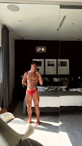 Matthew Crawford's feet: A feast for the senses - Mature Content