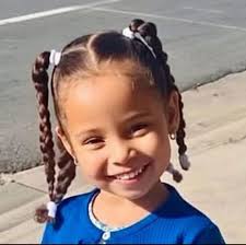 EN VILLA ALTAGRACIA ABINADER HA ENTREGADO 1973 TITULOS DE PROPIEDAD A IGUAL  NUMERO DE FAMILIAS. Ayer domingo Día del Padre y luego de culminar una  extensa agenda de trabajo por las provincias