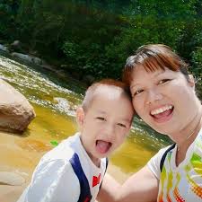 Hi. Looking for 3 and 4 year-old beginning Christian curriculum for a  friend to use with her upcoming pre-schoolers at home. They'd all be new to  homeschooling. Recommendations Appreciated!