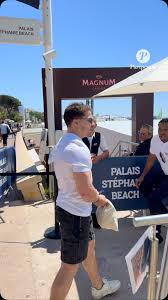Antoine Dupont, star du rugby et invité surprise sur la plage Nespresso à  Cannes ☕🏉 , @antoinedupont9 @nespresso.fr @nespresso @festivaldecannes ,  Ce jeudi, Antoine Dupont, capitaine du XV de France, ...