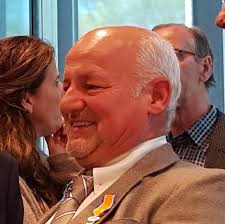 Dit knappe Meisje is jarig vandaag 🥳🎉 En weet je wat zij nou een heel  leuk cadeautje zou vinden? 👉🏼  https://www.voordekunst.nl/projecten/9487-moerstaal-de-meisjes-met-de-wijsjes  😁🥰 📷: Hapklaar Agency