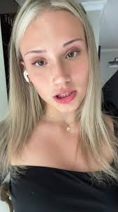 Hannah Hershberger's Instagram, Twitter & Facebook