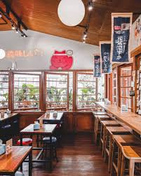 Di makassar, ada beberapa tempat yang direkomendasikan jika kamu tertarik mencoba kuliner ini. Kafe Dan Restoran Bernuansa Jepang Di Bandung