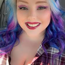 This is what Shayne looks like now BTW!😮