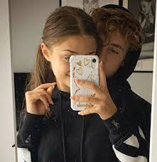 Omg finally i can confirm the rumours that have been going around for a while now: Stefania Lymperakakh Xwrise Ligo Prin Apo Th Eurovision H Anakoinwsh Ths Sto Instagram Gossip Tv Gr