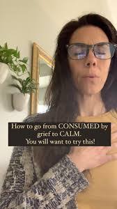 Leigh Graf's Instagram, Twitter & Facebook