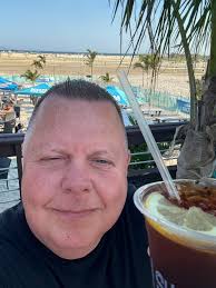 The long island iced teas have been great! But drink them with caution. I  tried to start walking up the photo backdrop 🥴