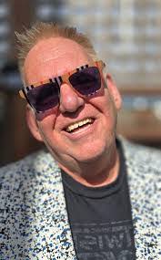 Jacqui Lyons's Instagram, Twitter & Facebook