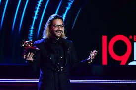 Maluma gana un grammy latino; Natalia Lafourcade Habla Sobre Su Cara De Disgusto Viral Cuando Maluma Gano Un Grammy Latino