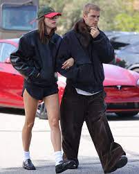 Just Jared | Hailey & Justin Bieber grab lunch with friends in Bel Air  after spending the weekend at Coachella. #HaileyBieber #JustinBieber  Photos: Backgrid | Instagram