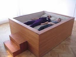 Cama De Casal Com Casinha De Cachorro Camas Diferentes E Exoticas Camas Diferentes Camas Criativas Camas Legais