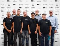 Zuhause möchten sie sich wohlfühlen, weshalb eine gemütliche raumgestaltung für den wohnraum, die küche und das bad ihr wunsch ist. Berufsausbildung In Der Fliesenindustrie Bundesverband Keramische Fliesen E V