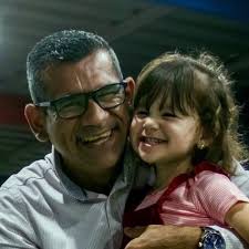 Willy Casanova على X: "Compatriotas, les informo que he designado al Mayor Eberth  Salas como Director de la Policía de #Maracaibo. Además, como Jefe de  Operaciones, he incorporado a esta Dirección al