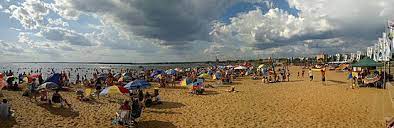 The city has an area of 274 km² and a population of 93,497 (2002 census). Encarnacion Wikipedia