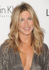 The iconic haircut went against aniston's style preferences. Jennifer Aniston Hairstyles Pictures Of Jennifer Aniston Haircuts Hairstyles Weekly