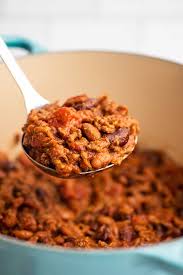 Interestingly, chili goes well with a lot of foods, including bread and crackers. Easy Chili Recipe Baking Mischief
