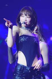 250419 HQ 다른 팬클럽에서 스카우트가 와도 절대 거들떠 보지 않겠습니다🖐️😆 르세라핌 LE_SSERAFIM  LESSERAFIM 김채원 KIMCHAEWON 채원 CHAEWON キムチェウォン