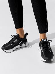 Black And White Nike Tennis Shoes Womens Women S Nike Ryz 365 Nike Women Sneakers Casual Sneakers