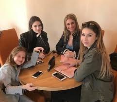 Actuala lui soţie este un om incredibil din toate punctele de vedere, a declarat anamaria prodan la ''teo show''. Rebecca Fata Cea Mare A Anamariei Prodan Are Iubit TanÄƒra TrÄƒieste O FrumoasÄƒ Poveste De Dragoste Foto