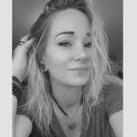 Traci Mack's Instagram, Twitter & Facebook