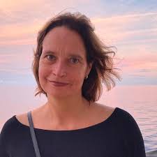 Can a 2-year-old join the 3-5 year room in kids club?