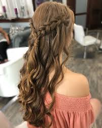 These hairstyles for prom featuring a braid that stretches along the back of the head will help you to look your best and also show off the winning sides of your chic cut. 25 Stunning Prom Hairstyles For Short Hair Trendy Prom Hairstyles 25 Gradua Neue Frisuren Trends