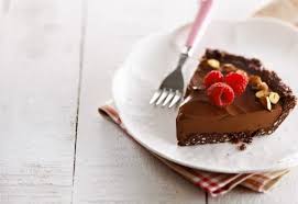 Tarte Croquante Au Chocolat Noir Au Tofu Aux Framboises Et Aux Noisettes Crunchy Dark Chocolate Tofu Raspberry Hazelnut Pie Desserts Food Recipes