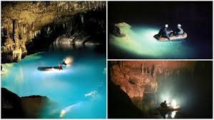 Pestera cetatile ponorului are o galerie principală de 2 km lungime, activă, de dimensiuni impresionante în care un râu puternic, poate cel mai mare râu subteran din țară, curge formând cascade, repezișuri și vâltori. Foto Cel Mai Mare Lac Subteran Din Romania Se AflÄƒ In MunÈ›ii Apuseni Imagini Spectaculoase Din Pestera GheÅ£arul De Sub ZgurÄƒsti Alba24