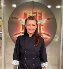 Chef sorin bontea, chef florin dumitrescu și chef cătălin scărlătescu sunt pregătiți să reînceapă focurile unei lupte culinare. Cu Cine Se IubeÈ™te Roxana Blenche De La Chefi La CuÈ›ite Concurenta Ipostaze Romantice AlÄƒturi De Partenerul Ei Foto Spynews Ro