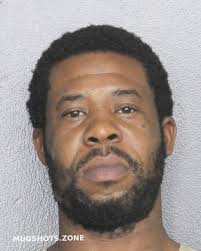 Donovan Pinnock's Instagram, Twitter & Facebook