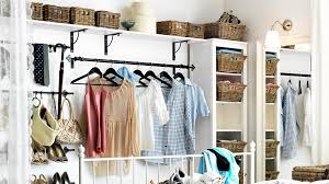 Votre enfant peut en effet disposer sur sa commode des photos de ses amis, ses premiers bibelots (oui, même ceux trouvés en brocante que vous détestez mais qu'il adore), sa chaîne hifi ou tout simplement ses. Chambre D Ado Le Grand Rangement M6 Deco Fr