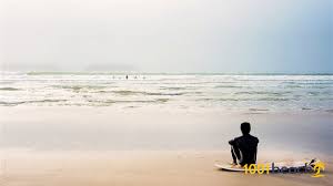 Destinasi ini memiliki hamparan pasir landai dengan banyak pepohonan dan udara yang segar. Laguna Oualidia Pantai Oualidia Lagoon Beach