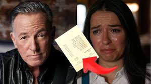 Bruce Springsteen brings young fan up onstage to perform 'Growin' Up' with  him