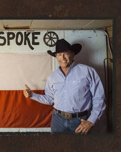 George #StraitFromTheHonkyTonk! Who's your dance partner this weekend?